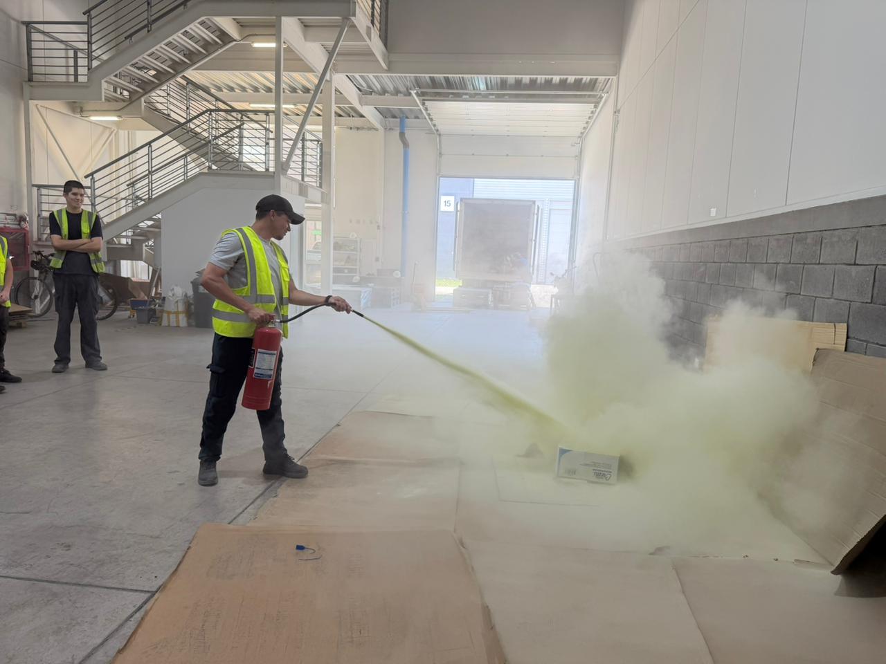 CAPACITACION FIAC USO DE EXTINTOR